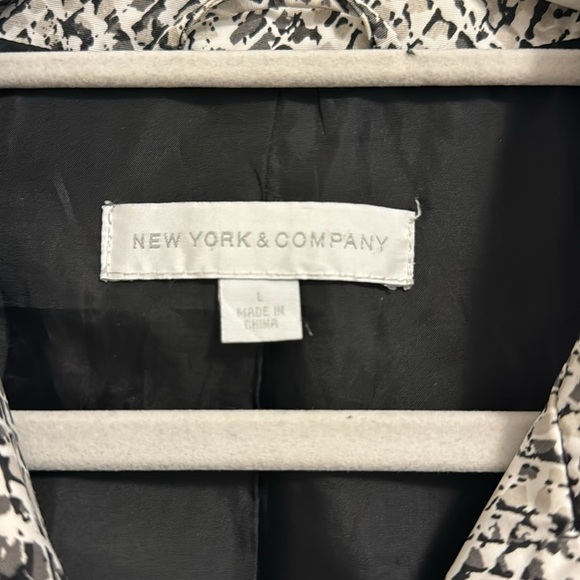 New York & Company Reptile Print Trench Coat Size L - Picture 3 of 7